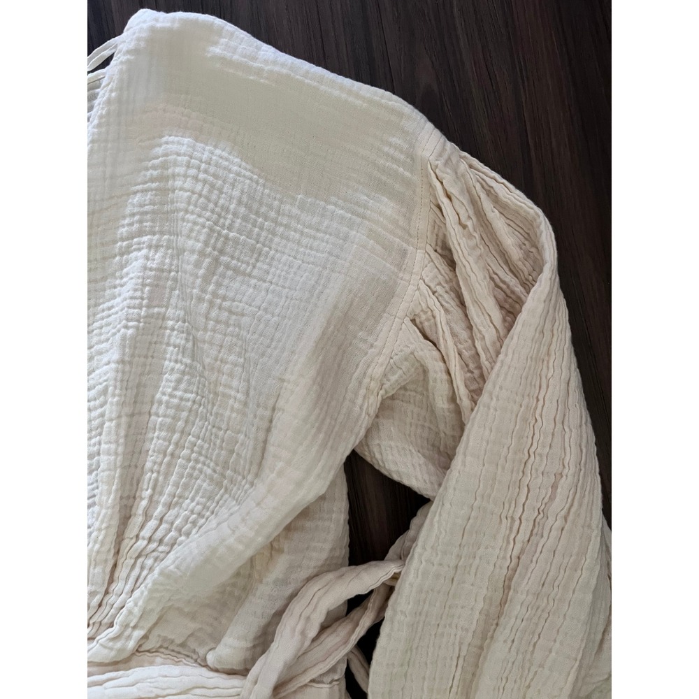 Pokoloko Cotton Gauze Balloon Sleeve V-Neck Wrap Top Top in Cream size OS - Picture 11 of 13